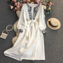 9025长袖刺绣连衣裙