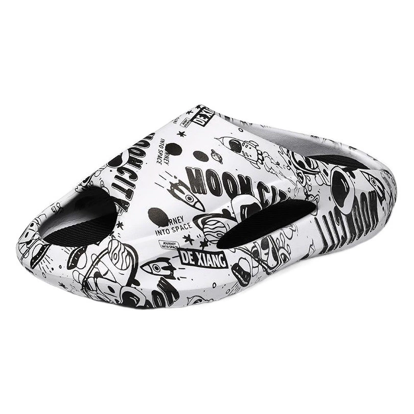 2023 Тапочки в новом стиле Верхняя одежда Мужские домашние и уличные модные сандалии в новом стиле для пар Пляжные тапочки One-Word Прямая трансляция