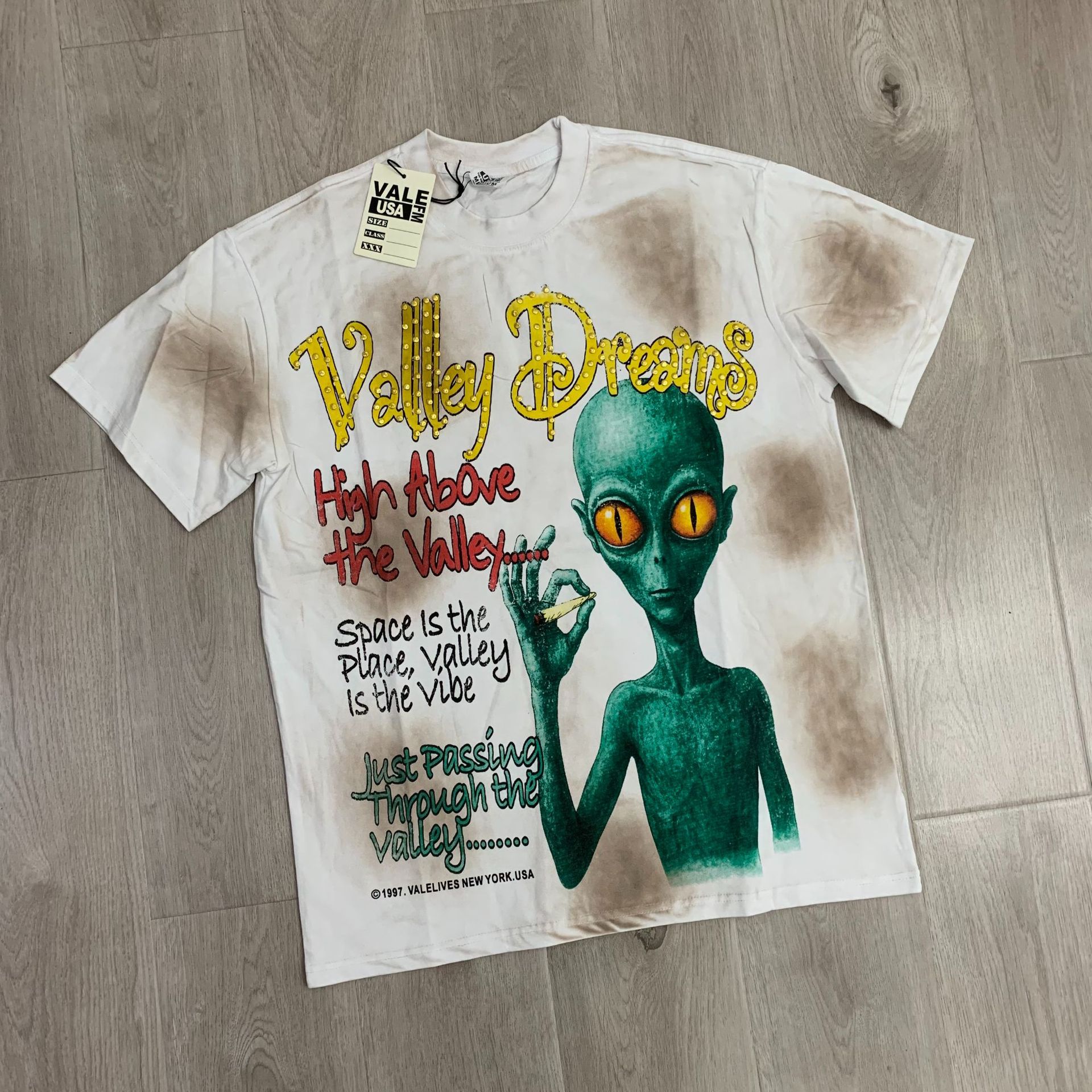 VALE Valley Dreams Alien T-shirt White