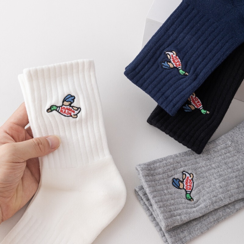 Japanese fashion brand American Xiaofei duck cartoon embroidered socks ins Street Sports men's and women's mid-calf towel cotton socks