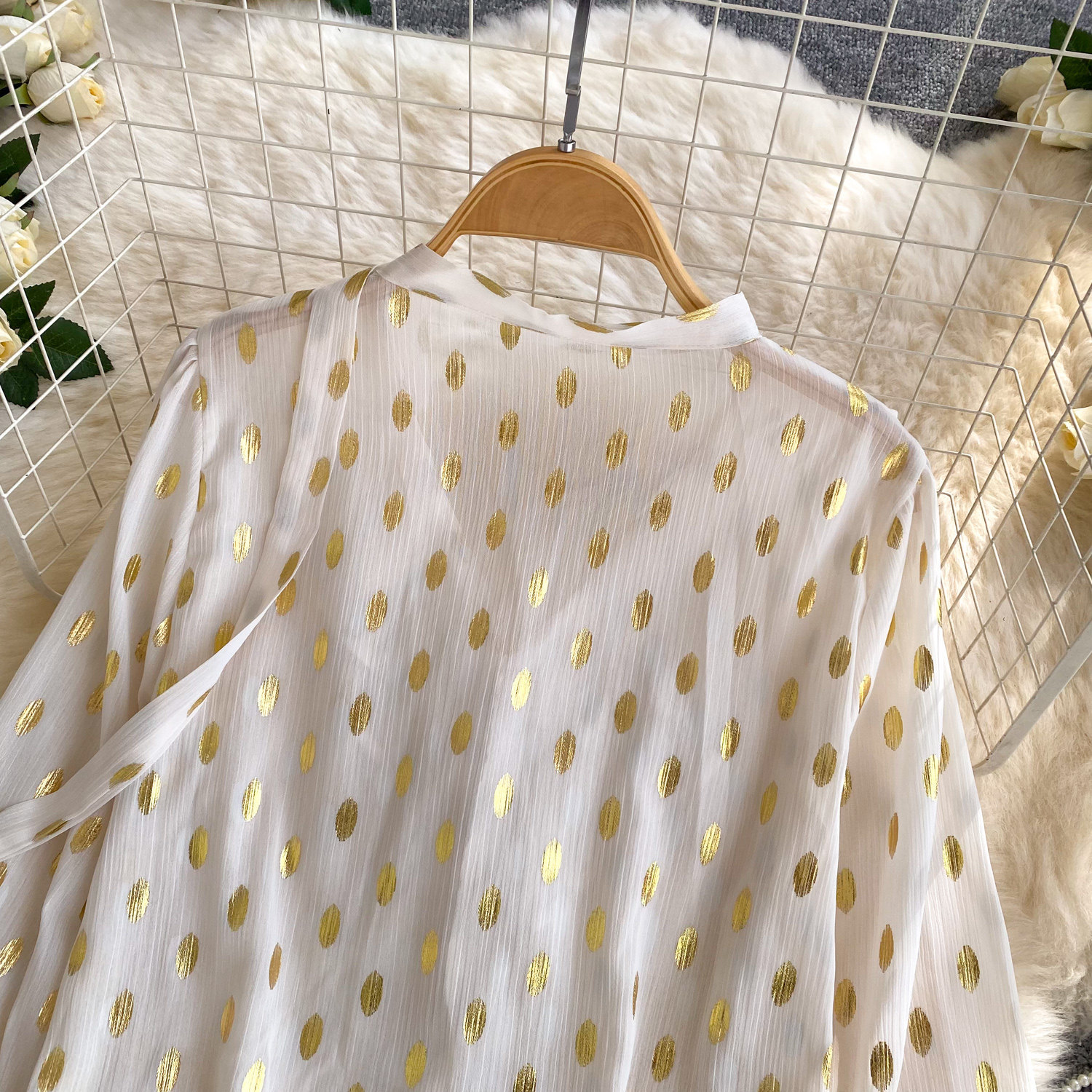 Camicia a pois stile francese con volant e fiocco manica lunga_voghion.com