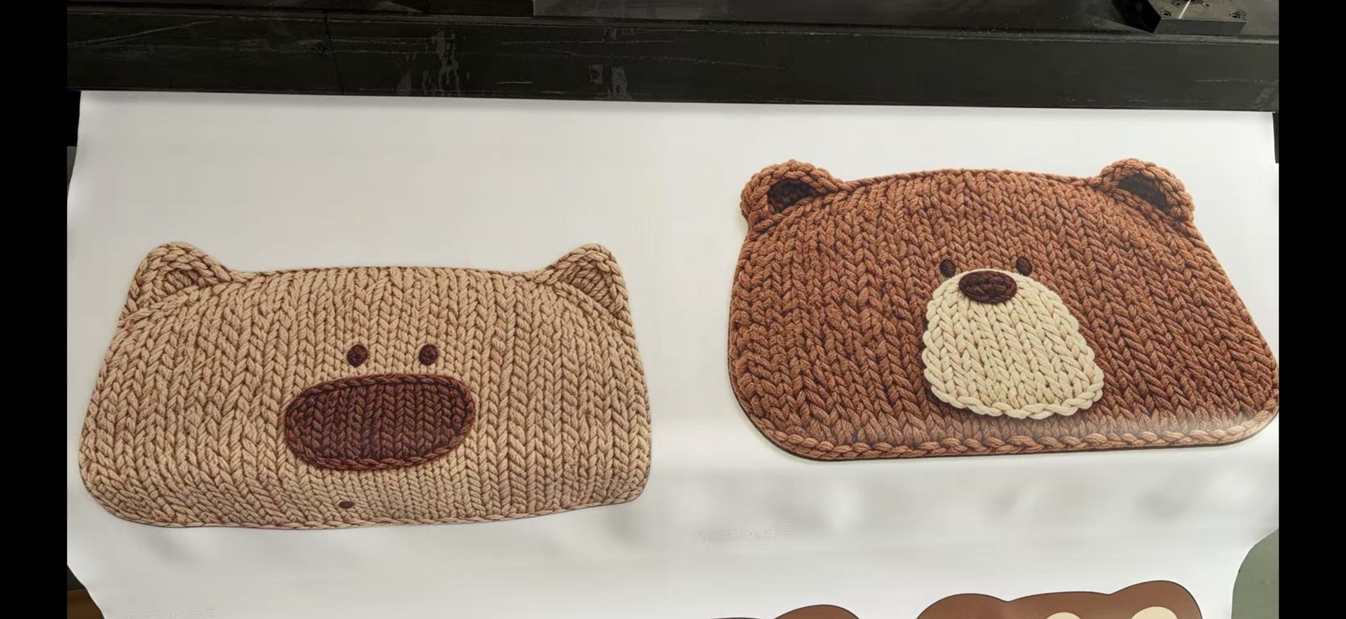 Car Rear Seat Anti-Kick Pad with 3D Texture Effect, Knitted Bear Design, Children's Anti-Dirt Protective Pad, Seat Back Protection Pad