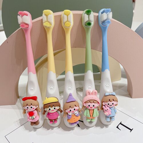 4 pack of cute princess children's toothbrushes with soft bristles for 3-6 years old, 6 to 12 years old, beginner baby toothbrush with ten thousand hairs