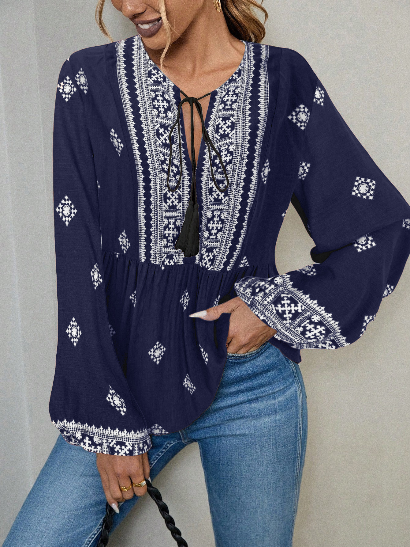 Chemise K New Retro à col semi-ouvert, lacets et manches lanternes amples_voghion.com