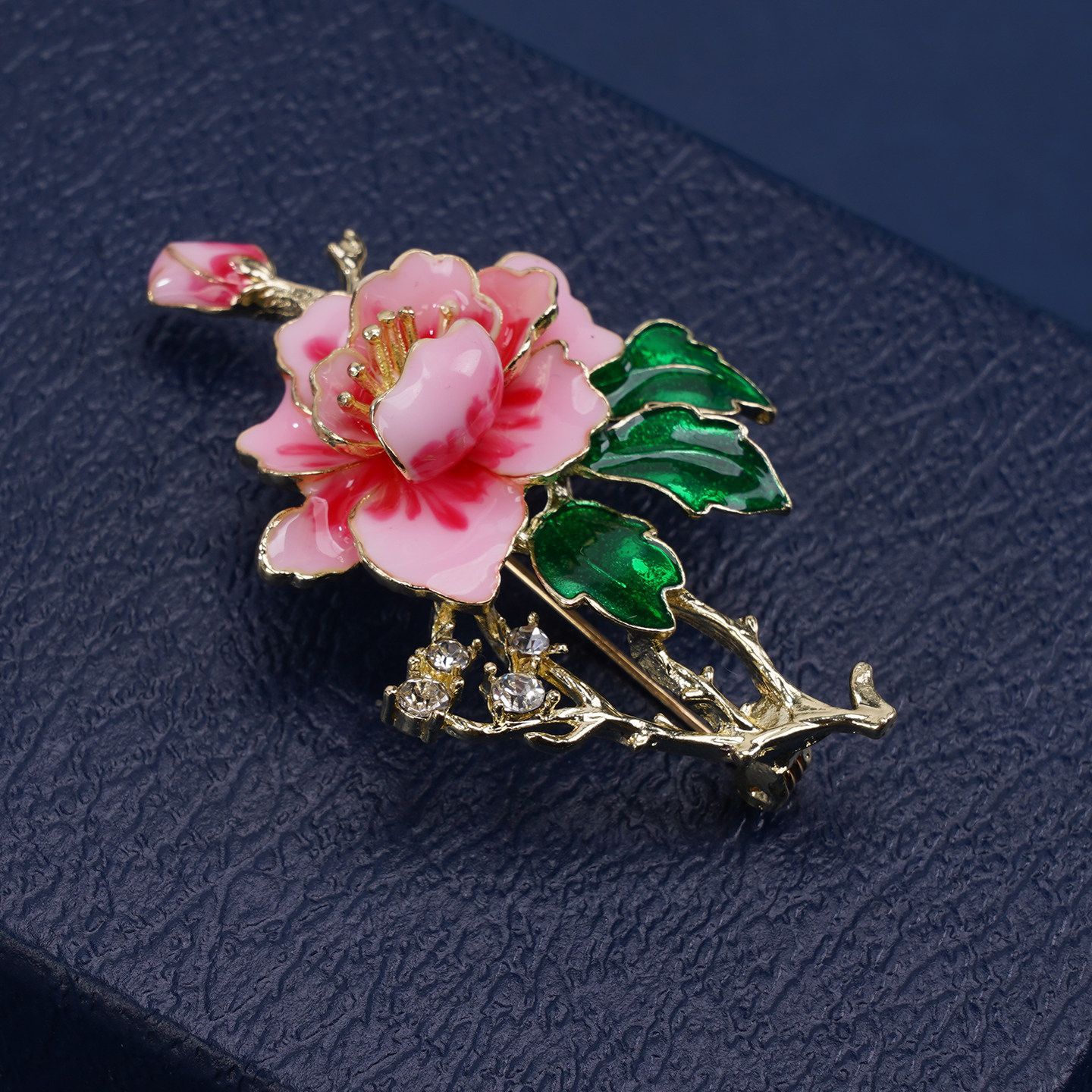 Chinese-Style Peony Brooch with a High-End Feel, Symbolizing Prosperity and Elegance, Fashionable and Versatile Enamel Pin Brooch