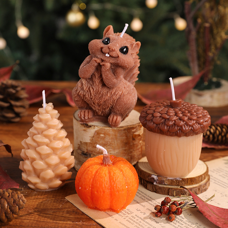 Cross-Border Handmade Aromatherapy Gifts, Autumn and Winter Atmosphere, Little Squirrel Candles, Pine Cones, Christmas Candle Gift Boxes, Souvenirs