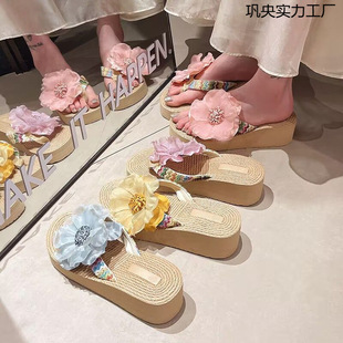 ��ܛ�����¿���Ů��Ь�¸��������ļ��r�вݾ���������@�ȼ�