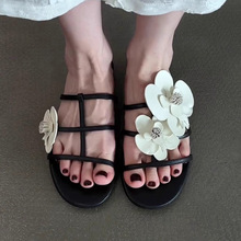 �F؛~���|�ٴ��¿ʽС��Ů¶ֺ����Ь�ļ��⴩һ�_��һ����