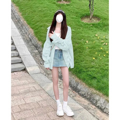 新しい日焼け止めストライプシャツ夏の女性のライトブルートレンディなハイエンド多用途ルーズシャツ