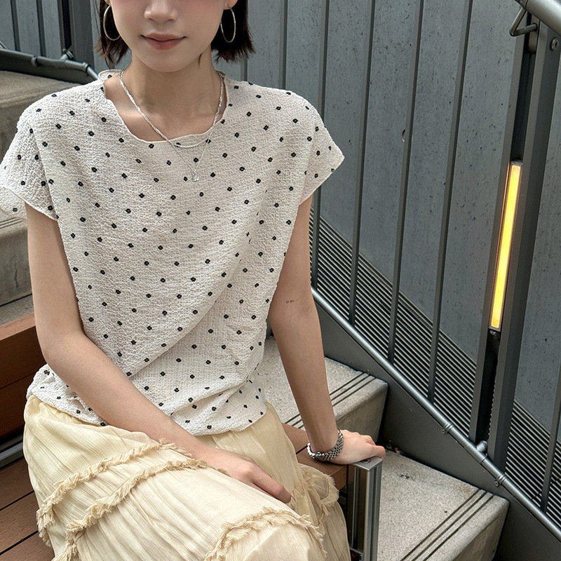 Lino Xia's New Korean-Style Lucky Four-Leaf Clover Textured Short-Sleeved T-Shirt for Women 2026 Artistic Elegant Work Clothing Top