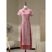 Розовый Cheongsam Новый китайский улучшенный молодой девушки 2024 новый красивый маленький платье можно носить ежедневно
