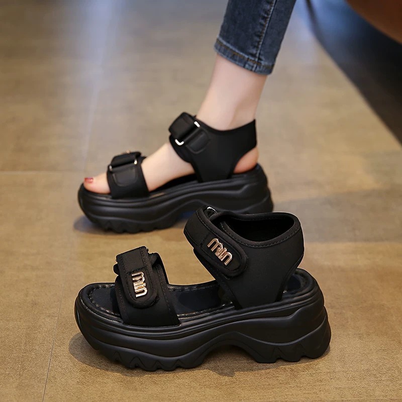 Sandálias de fondo grueso para mujeres 2026 nuevo verano con tacones gruesos velcro para estudiantes sandalias deportivas casuales