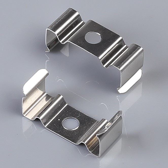 Accesorios para instalación de luces lineales, tapas de extremo, placas de suspensión, clips de resorte de acero inoxidable, cables de suspensión grandes en forma de 7, varias piezas de conexión.