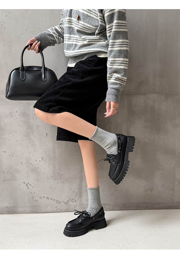 Giày loafer nữ đế dày mũi tròn buộc dây da bò — Đen (bóng) chi tiết 11