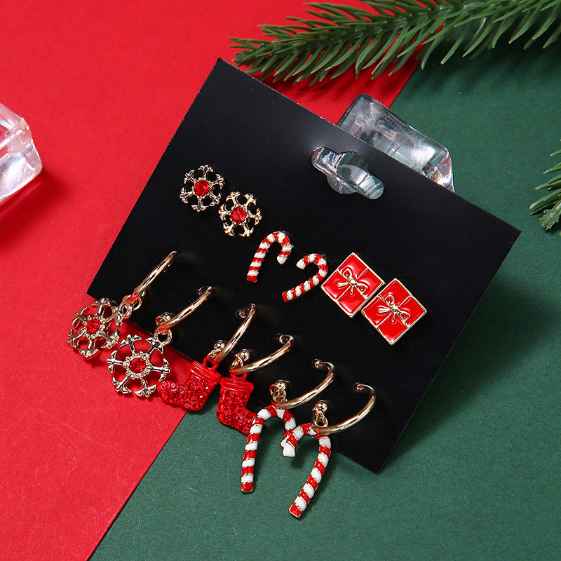 Cute Gift Box Snowflake Alloy Enamel Plating Inlay Rhinestones Earrings Ear Studs 1 Set display picture 2