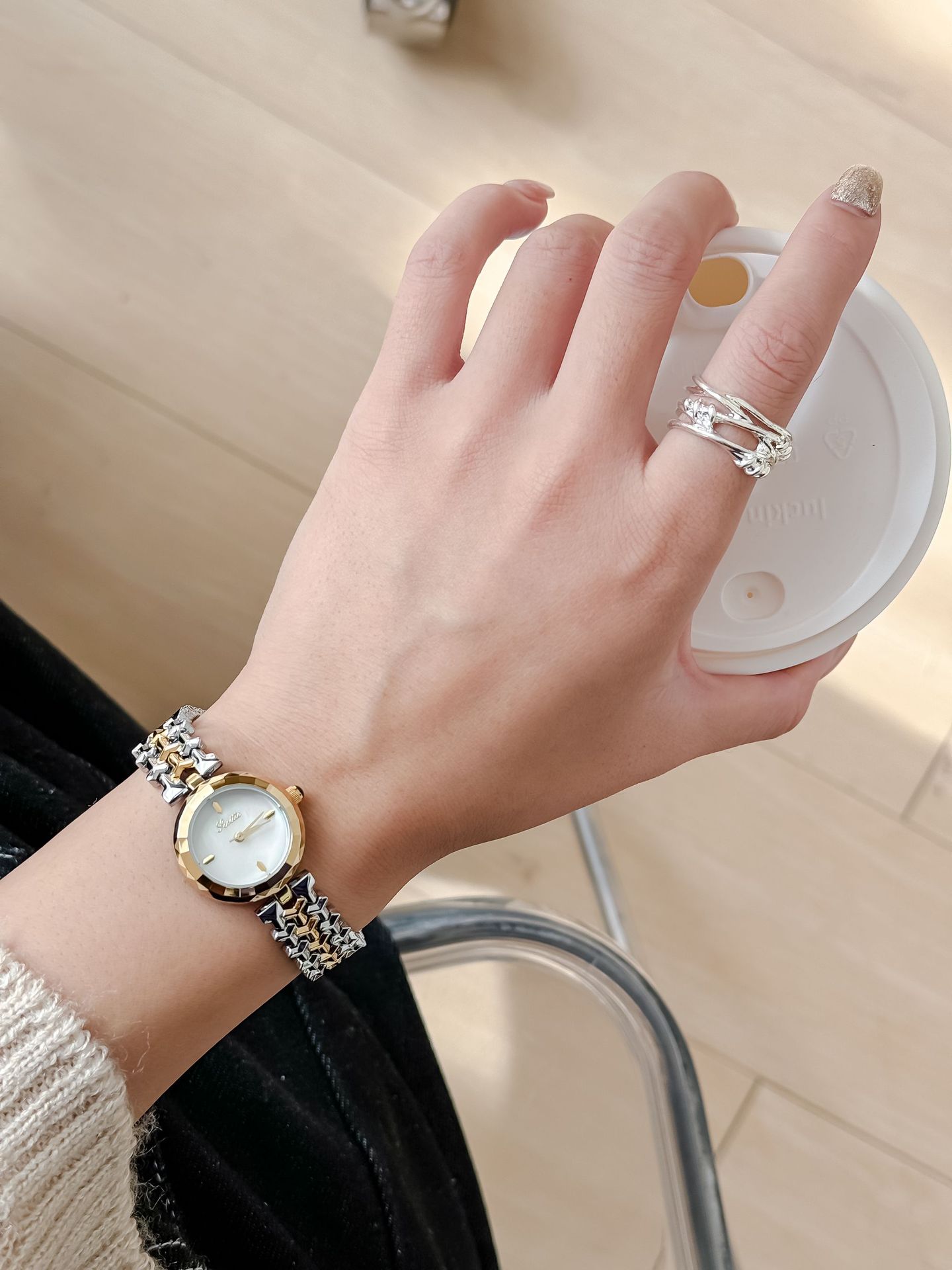 Round Dial Shape Casual, Daily Occasion Retro Color Block Solid Color Jewelry Buckle Quartz Watch Women's Watches