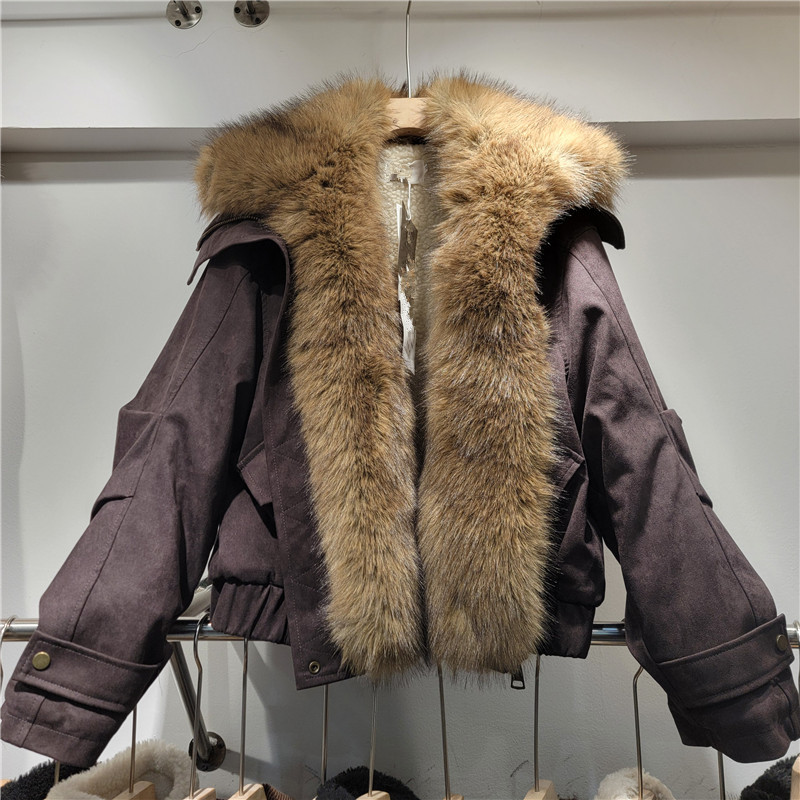 2025 invierno nuevo tipo de abrigo de terciopelo de gamuz grueso chaqueta de locomotora corta para mujeres pieles de piel una pieles de terciopelo para superar