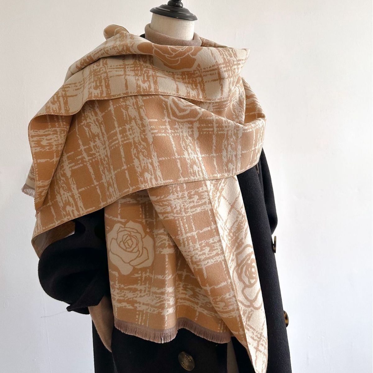 Popular de alto grado elegante estilo Chanel de doble cara Camelia chal engrosado Cachemira-como el otoño y el invierno cálido bufanda para las mujeres