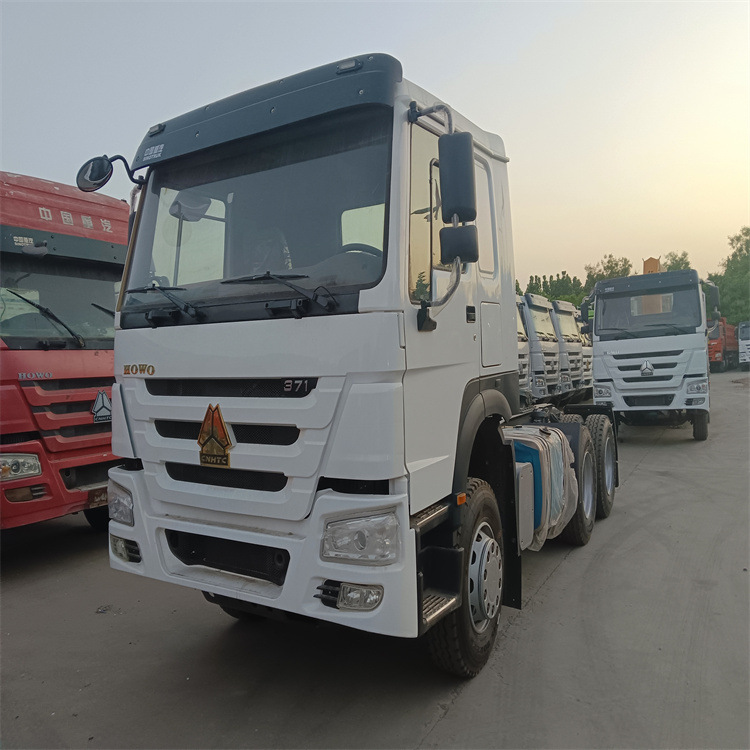二手豪沃6x4牵引车头371马力HOWO牵引卡车头二手10轮牵引拖拉机头
