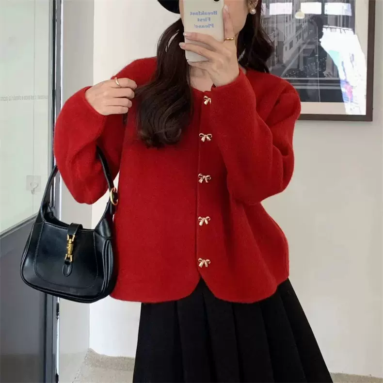 法式小香风蝴蝶扣软糯毛衣女秋冬新款宽松显瘦时尚气质针织开衫女
