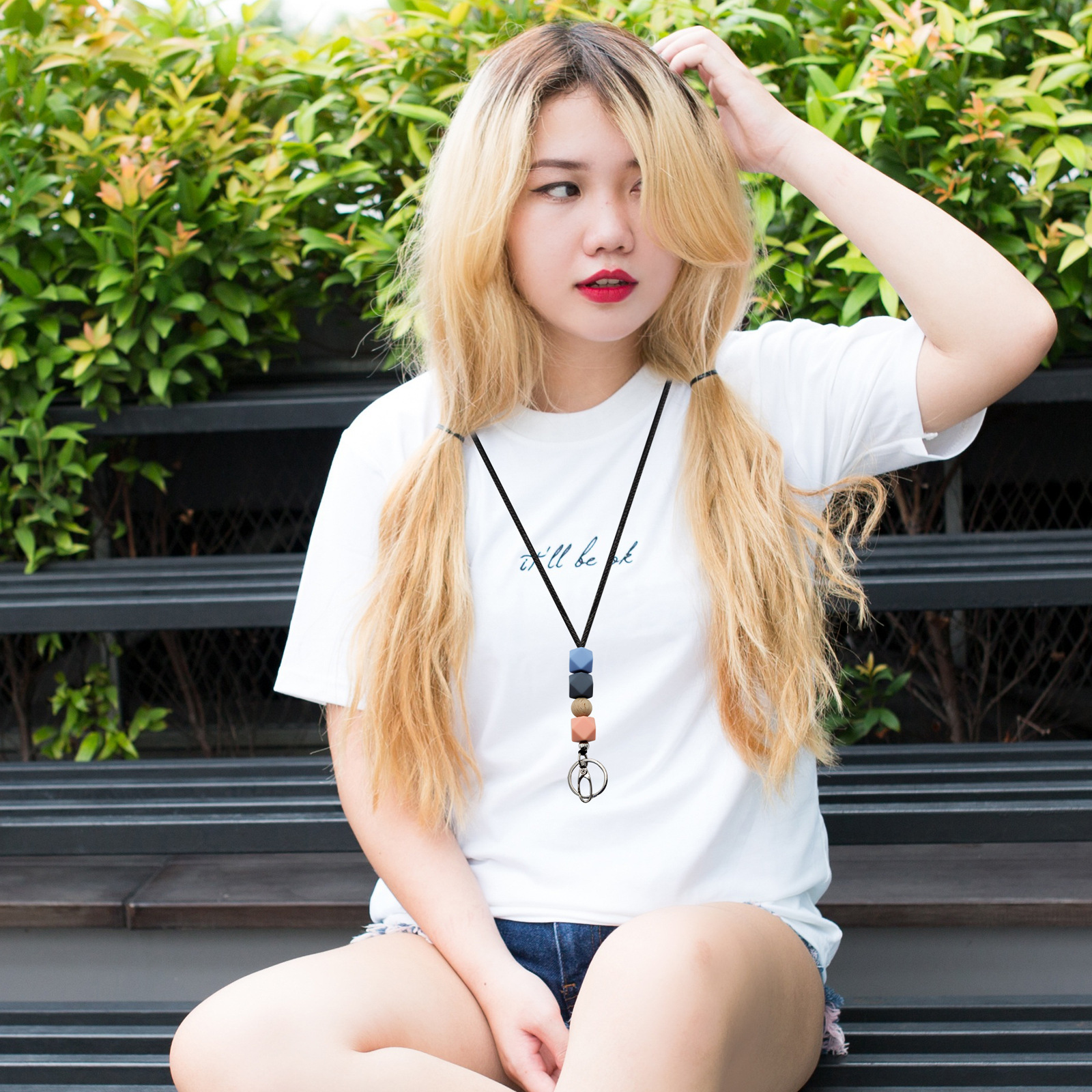 Amazon nuevo collar de insignia versátil maestro enfermera ID de estudiante Cordón de identificación de silicona con cuentas cordón llavero