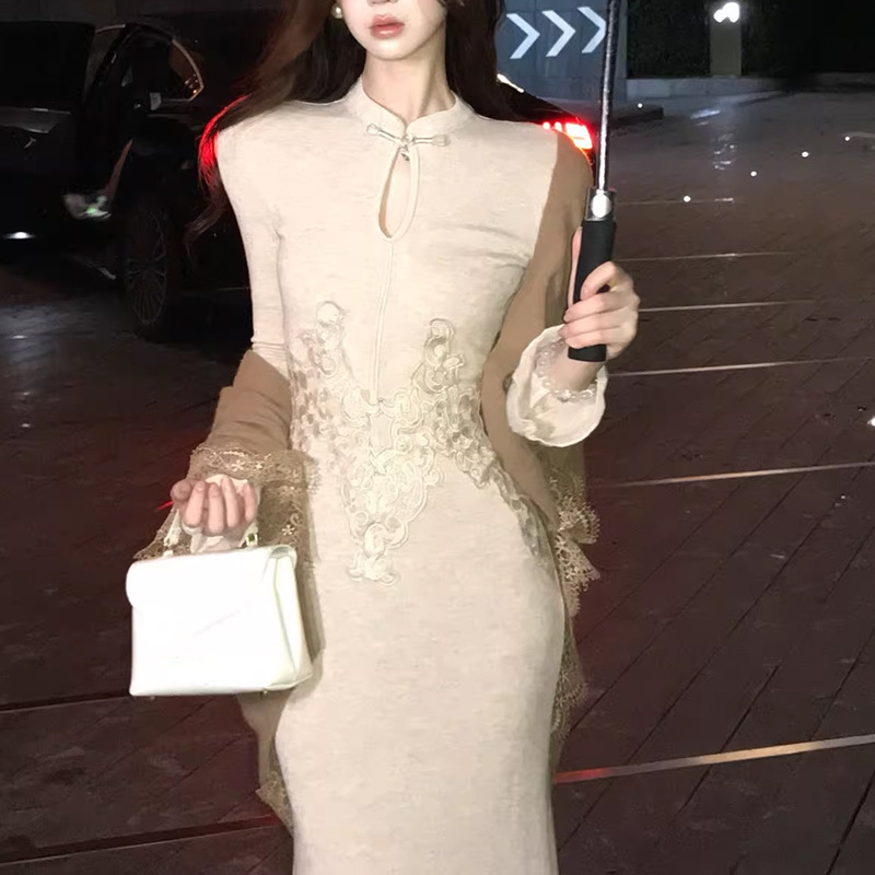 2025秋季新中式巨好看的早秋连衣裙立领刺绣针织长裙开衫外套女潮|undefined