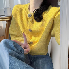年齢を軽減するグースイエローカシミアの小さな柔らかくワックスのようなルーズニットカーディガン、女性用、春と秋のウェア、レイジースタイルのセータージャケット