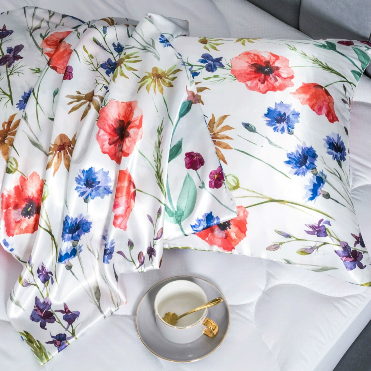 Summer pillowcase, silk bedspread
