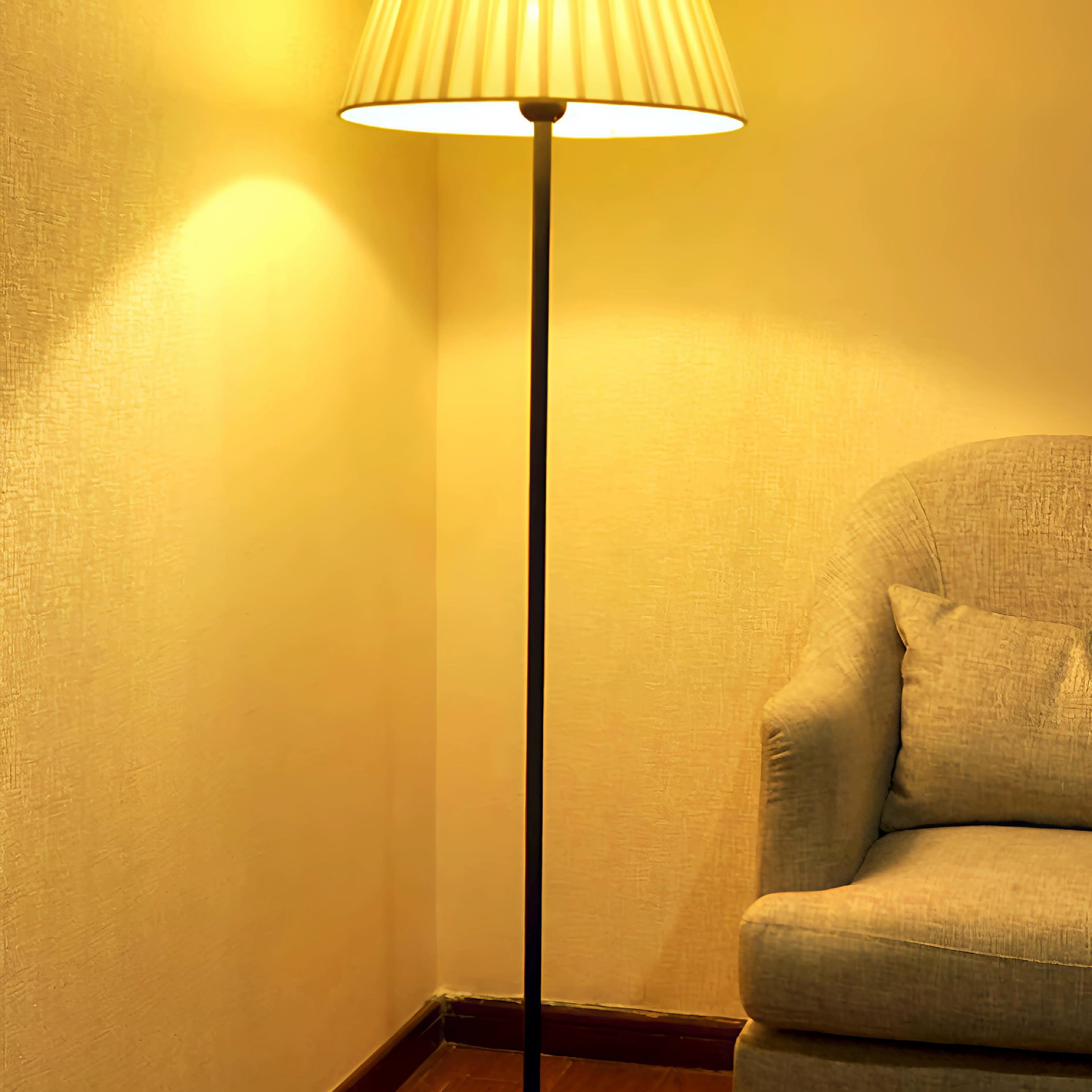 Floor lamp for living room, modern creative lantern for bed, LED floor sofa for breastfeeding, remote control