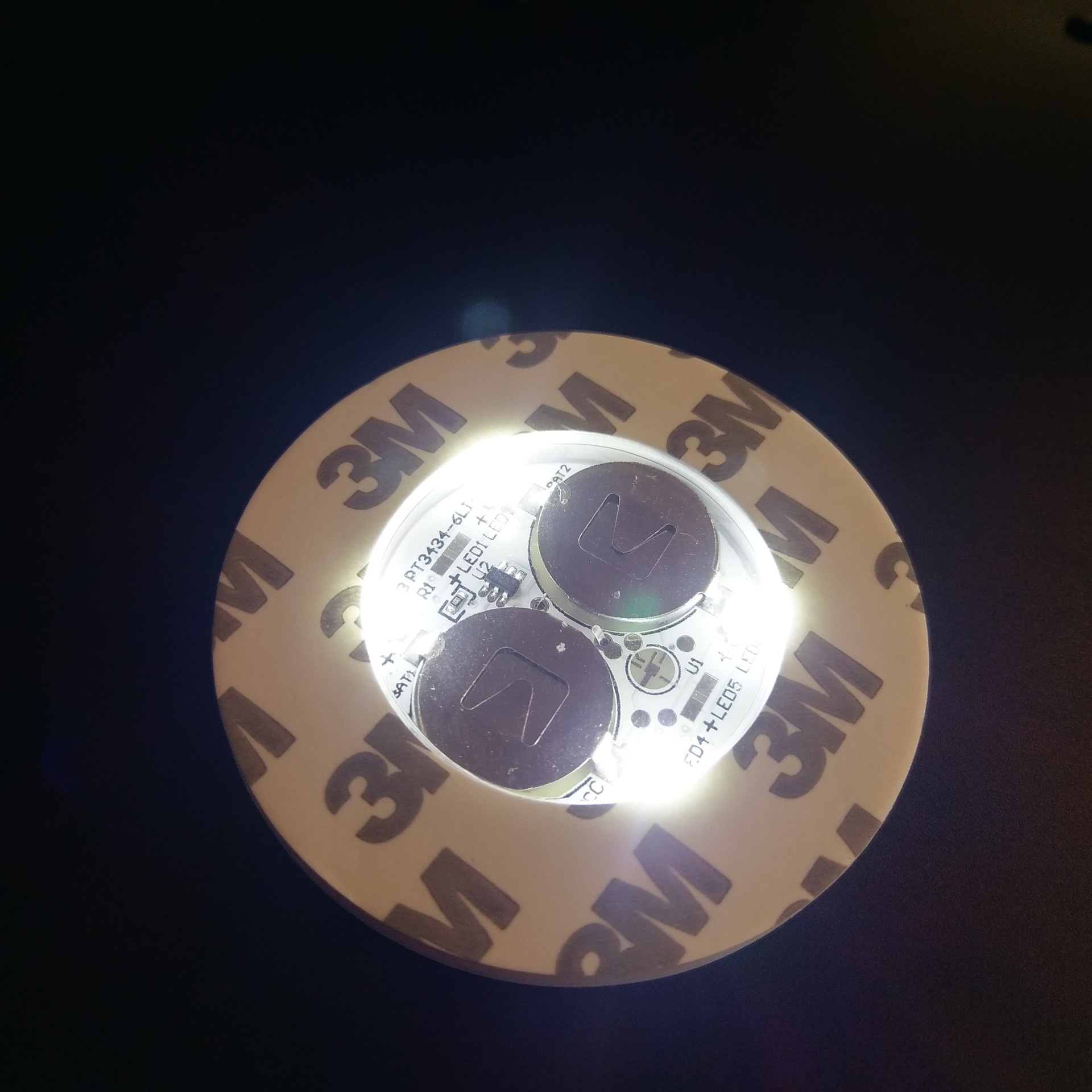 Etiquetas LED para botellas, etiquetas luminosas redondas para vasos, etiquetas brillantes para la base de botellas de vino tinto, autoadhesivas, con LOGO imprimible, brillantes