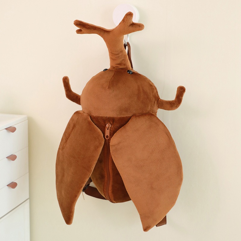 Cojín de peluche de escarabajo unicornio de peluche corto con relleno de algodón PP