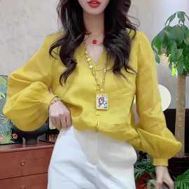 时尚显白亚麻黄色长袖女2025年夏季新款轻薄舒适减龄洋气休闲上衣