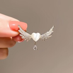 Angel Wings Heart Water Drop Brooch for Women, Cute Autumn Flower Centerpiece, Full Diamond High-End Simple Collar Pin Accessory