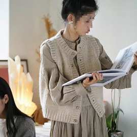 法式复古针织马甲背心秋冬季开衫外套叠穿软糯加厚粗针新款毛衣女