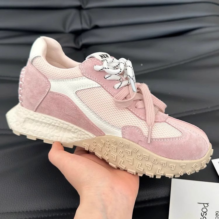 Pequeño aumento de altura de 7cm zapatos de entrenamiento de mujeres primavera y verano 2025 nuevos zapatos casuales de suela gruesa de color combinado zapatos de mujer Agan