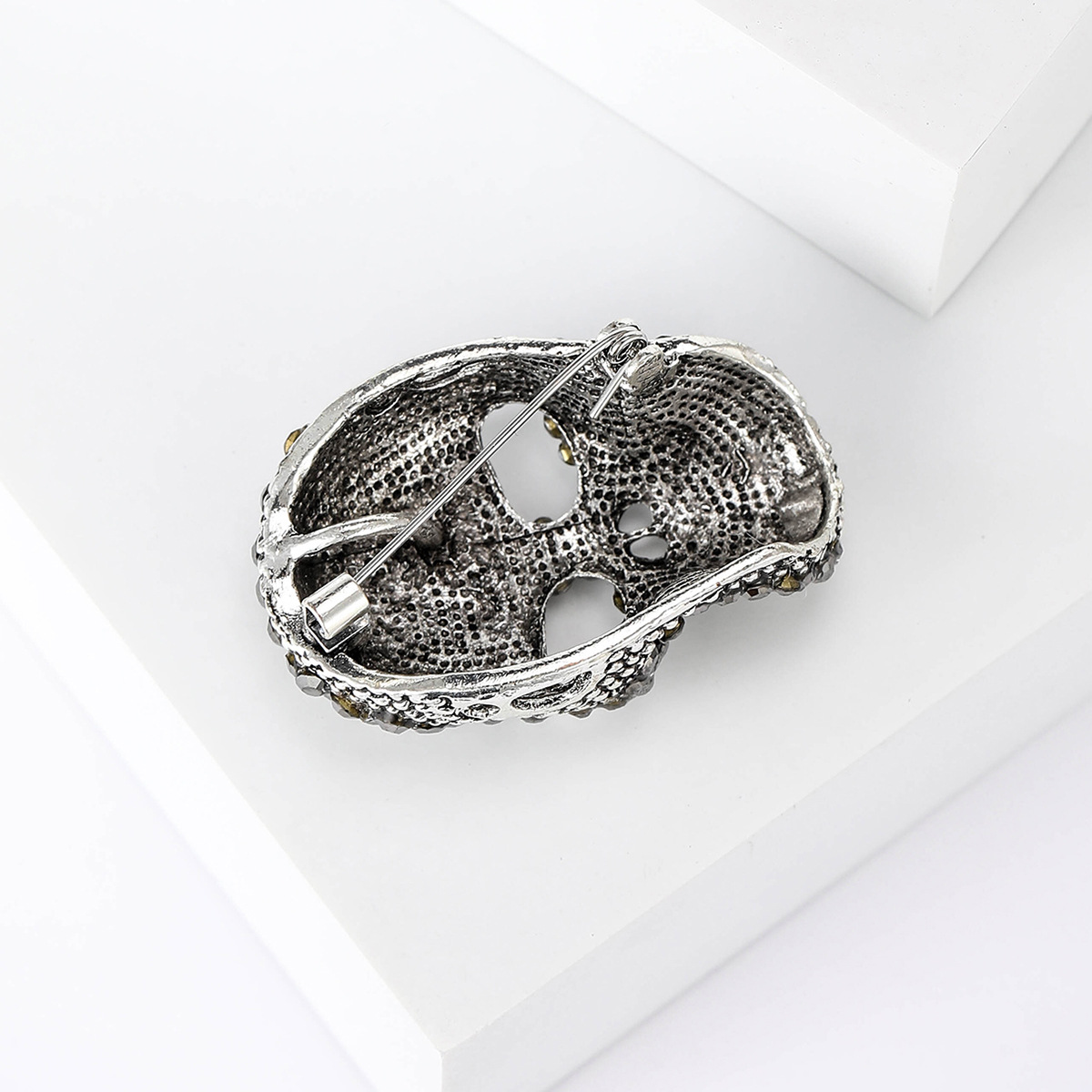 All Seasons Season Punk Pin Skull Alloy Plating Inlay Rhinestones Women's Brooches