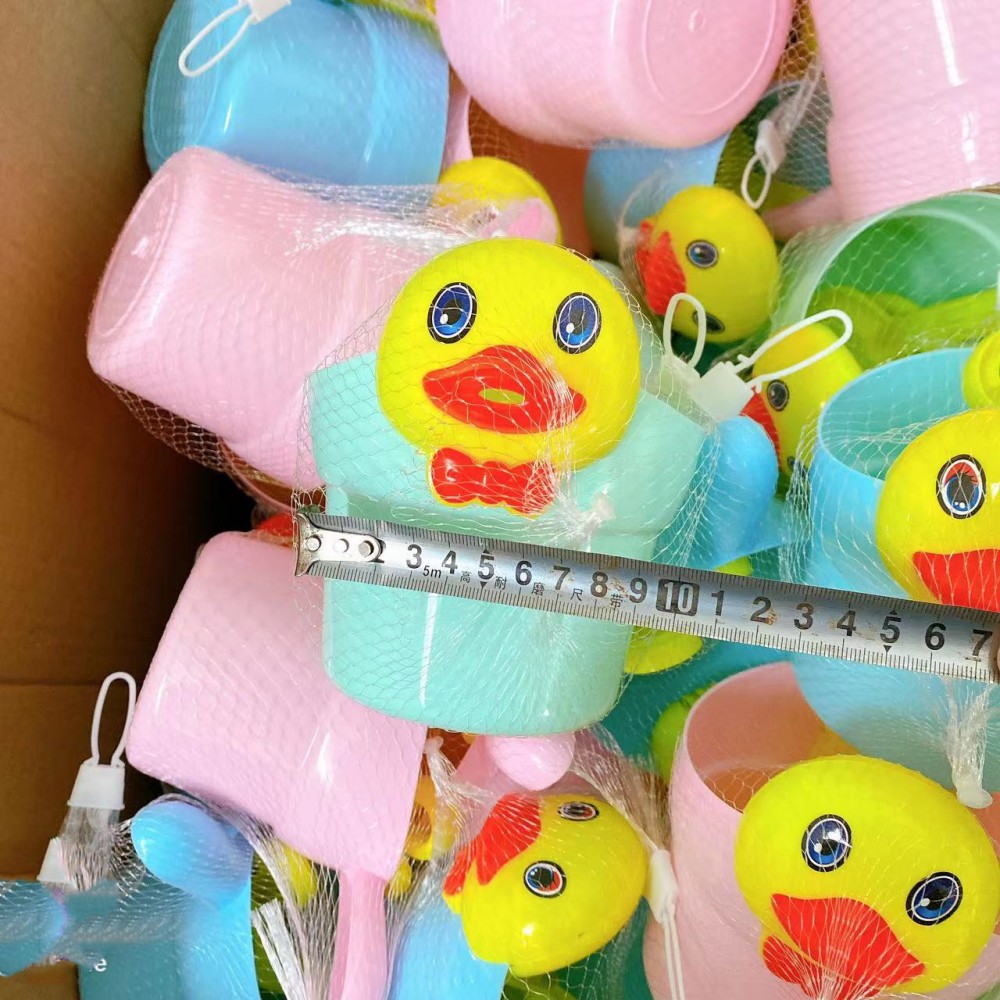 Juguetes para niños pequeños cubos de arena cubos de arena para jugar a circo de arena agua cubos de ducha de arena cubos de arena 2 yuanes al por mayor
