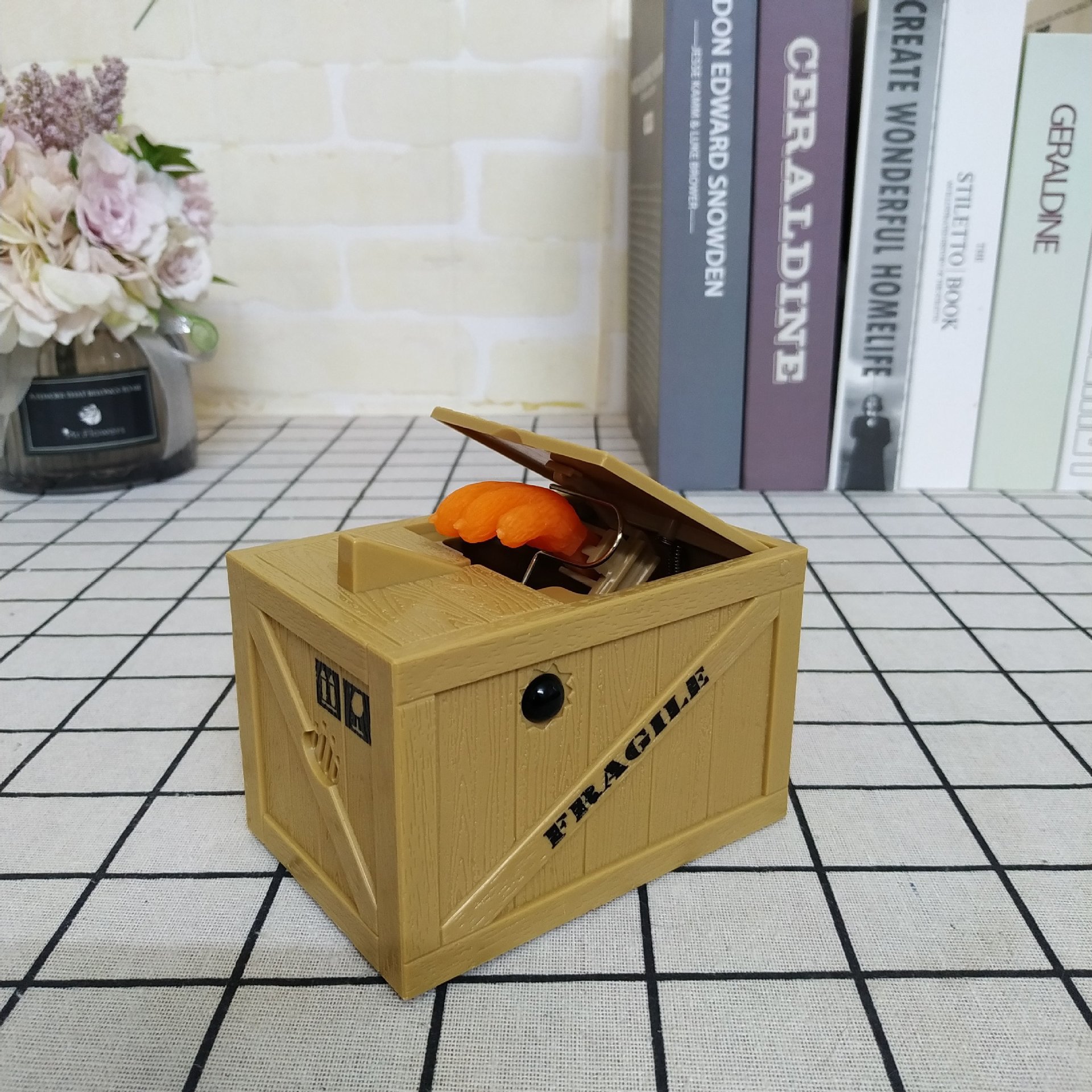 Creativo y extraño para robar dinero garra de gato para niños Walmart regalo infantil dibujos animados adornos para el hogar lata de ahorro