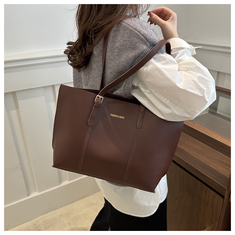 Wholesale of retro, simple and elegant tote bags from the manufacturer. New stylish, large-capacity single-shoulder bags for commuting and casual use undefined