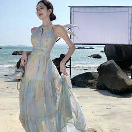 多巴胺彩色油画风拍照裙子海边度假连衣裙女法式挂脖系带收腰长裙