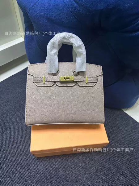 Cross-border Foreign Single Explosions All-match Shoulder Crossbody Bag Fashion High-end Portable Platinum Women's Bag 2024 Autumn and Winter Women's Bag