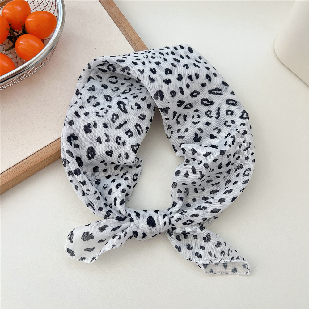 34 시리즈-작은 표범 무늬 흰색 / 58*58cm