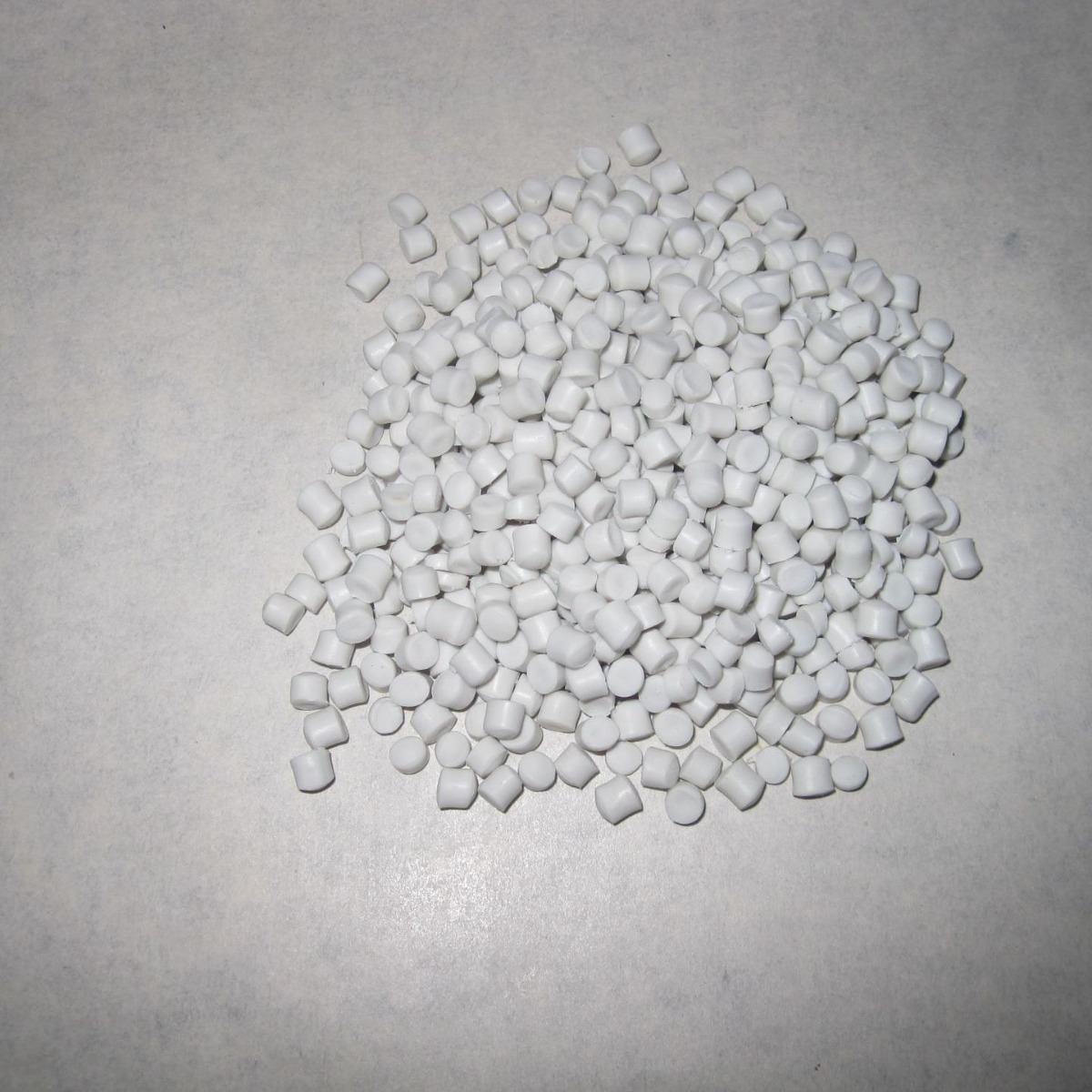 供应PVC软质再生料，适应于插头、配件注塑