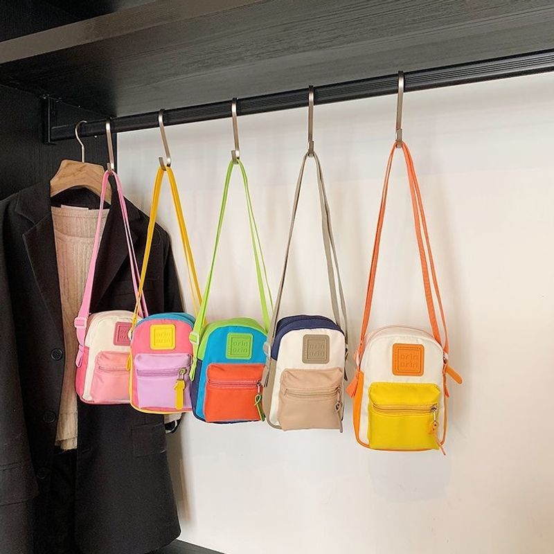 Children's crossbody bag for kindergarten girls and boys, trendy and cool mini shoulder bag for girls' outings, small phone bag for girls