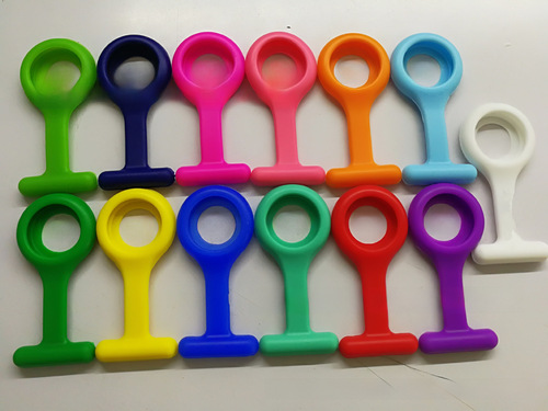 Factory supply watch wholesale, factory price 2020 trendy hot-selling silicone nurse watch with pin, plastic casing