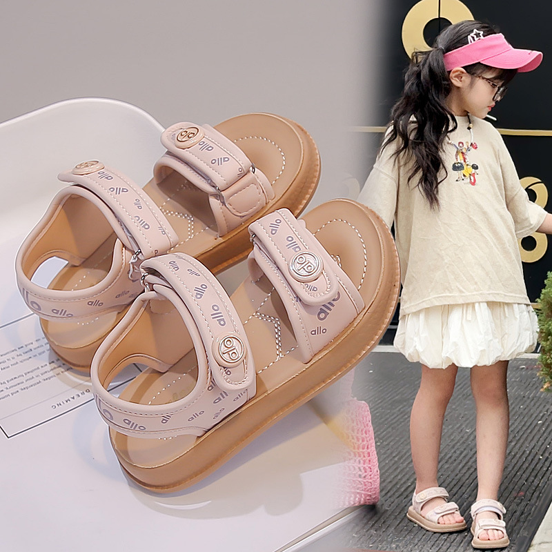 Niñas sandalias de suela suave 2026 verano nuevo niño moda versátil zapatos de playa para chicas letras zapatos Lefour zapatos