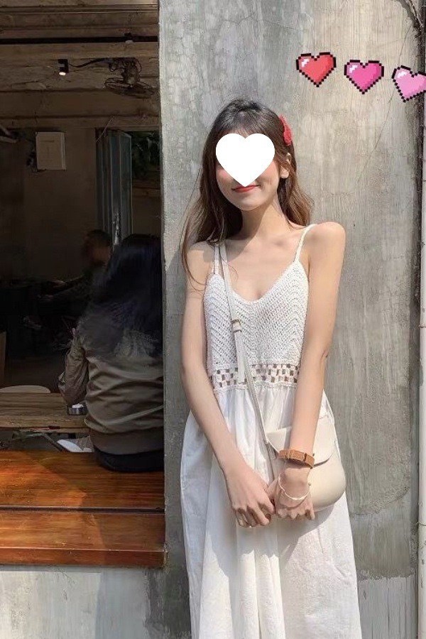 白色连衣裙女夏中长款法式V领小清新甜美可爱学生小个子吊带裙子