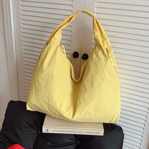 2025 Tot Bag Large Capacity Trendy Casual Shoulder Bag Korean Style Daily Simple Commute Backpack