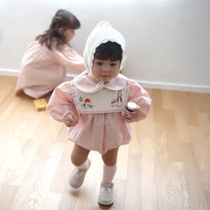 Mono de otoño para niños, pelele a cuadros para bebé, estilo coreano, ropa infantil, nuevo modelo 2025, pelele para niñas, conjunto de otoño