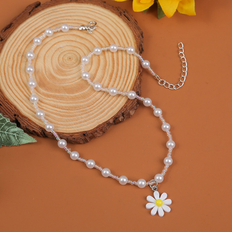 Großhandel Schmuck Handgemachte Perlenblume Anhänger Halskette Nihaojewelry display picture 4